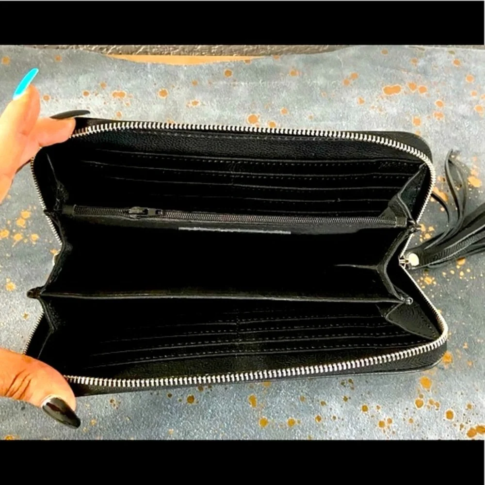 NWOT Genuine Cowhide Leather Black & White Zip Wallet/Wristlet - Picture 12 of 15